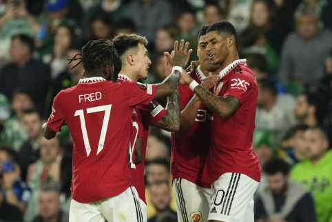 Man United" and "Juventus" reached the quarterfinals of the Europa League