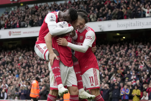 Arsenal celebrates a crushing victory in their fortress