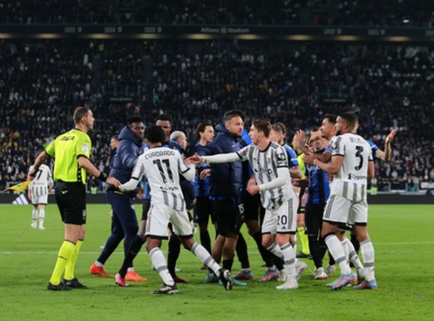 In the semi-finals of the Italian Cup - late goals and red cards