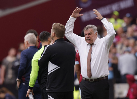 West Ham" brought the "Leeds" team closer to the relegation zone