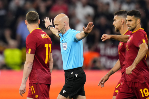 Fans of "Roma" attacked the referee of the Europa League final at the airport