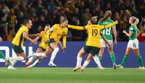 Australia advanced to the World Cup semi-finals after an 11-meter penalty shootout