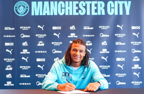 N. Ake extended contract with Man City