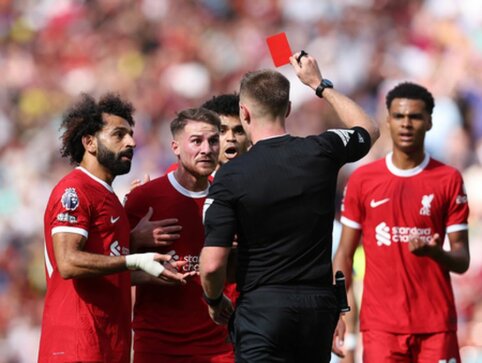 Liverpool appeals A. Mac Allister's red card