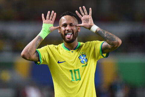 Neymar brutally settles the score with his prankster teammate