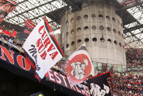 Before the Champions League match - brutal fights of "Milan" and PSG fans