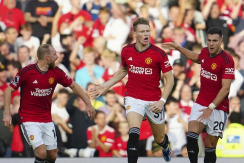 Two added time goals by S. McTominay earned victory for "United" team against "Brentford