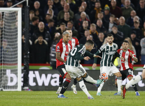 D. Dalotas with a fantastic strike snatched victory from "Sheffield United" for "Man Utd