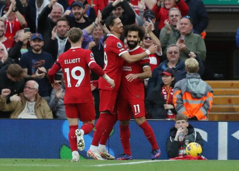 In England, Liverpool dominated against Newcastle United