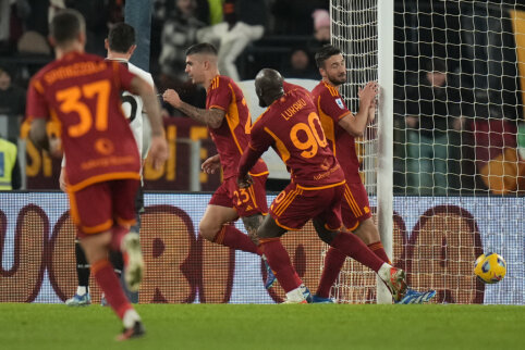 In Italy, "Roma" Gains Good Form