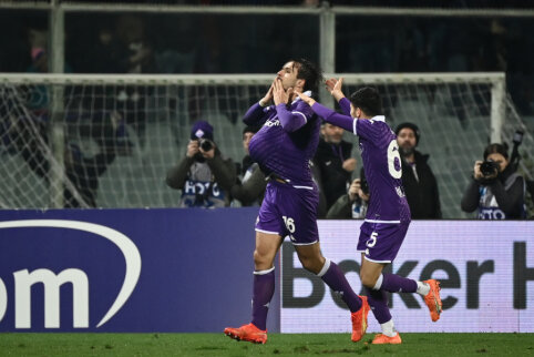 In Italy, "Fiorentina" secured their third consecutive victory