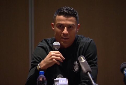 C. Ronaldo: "I apologize to all Chinese fans