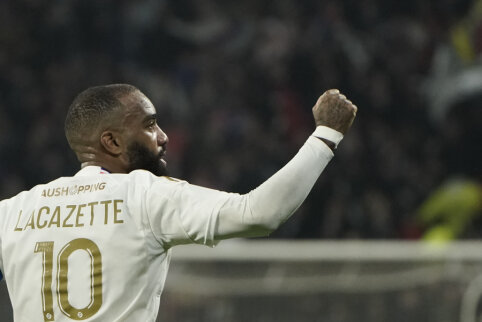 A. Lacazette, who is causing havoc in France, attracts Arab attention