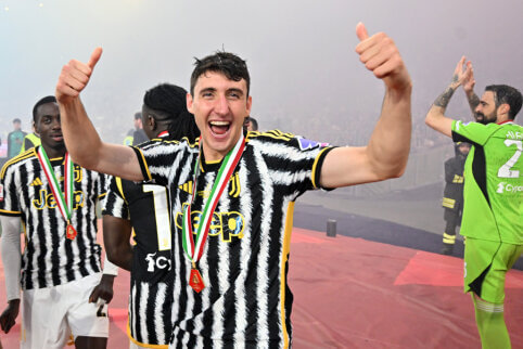 Official: "Juventus" awarded A. Cambiaso with a new contract