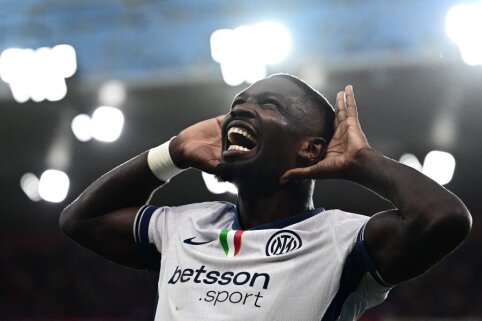 Disrupted champions' start: J. Messi's goal prevented M. Thuram-led Inter from celebrating victory.