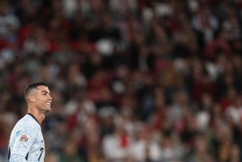 Leading Portugal to victory, C. Ronaldo scored his 900th career goal.