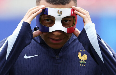 K. Mbappe almost transferred to Liverpool for a huge sum.