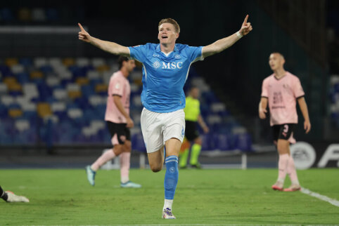 Napoli had fun with Palermo in the Round of 16