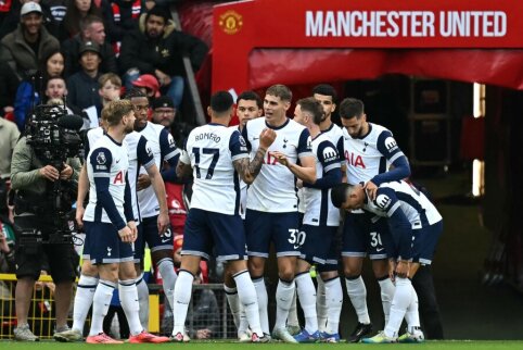 Tottenham had no trouble away against Man Utd