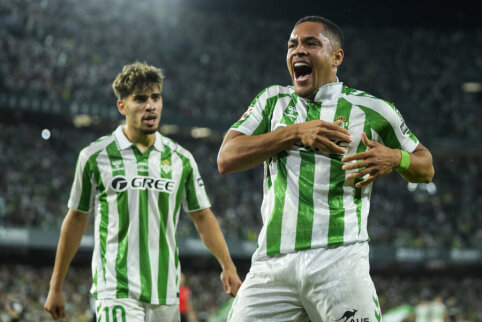 V. Roque contributed to Real Betis' victory with a goal.