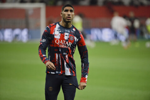 PSG is close to a new contract with A. Hakimi