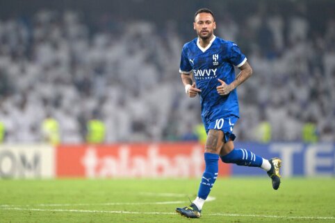 Neymar returned to the field after more than a year break.