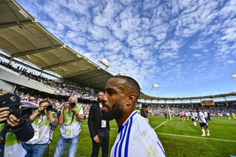 Lyon drew with Auxerre in a high-scoring match.