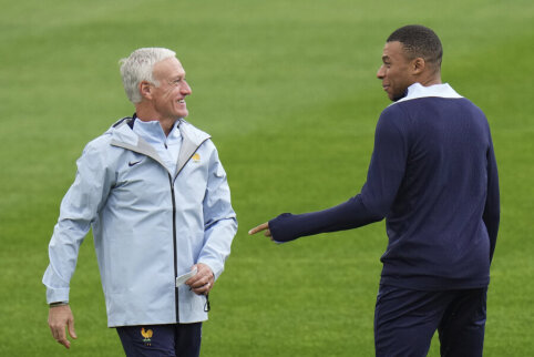 D. Deschamps: "Kylian is not in the national team, so leave him alone."