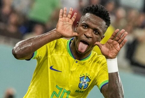 A debate has erupted: did Vinicius masterfully provoke a red card for his opponent?