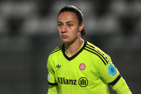 Bayern goalkeeper M. Grohs received an unpleasant diagnosis from doctors, and the club decided to extend her contract.