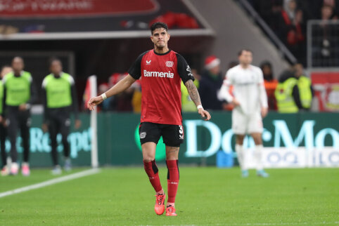 Bayer Leverkusen club ties future with P. Hincapie for a long time