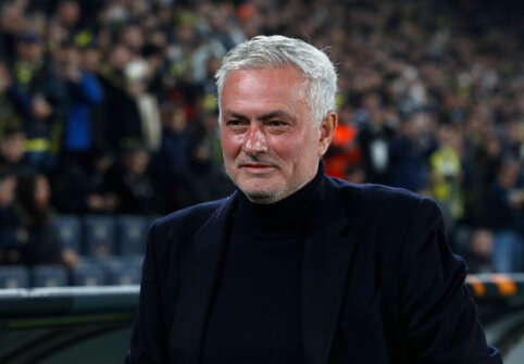 See: J. Mourinho confused the opposing team's coaches