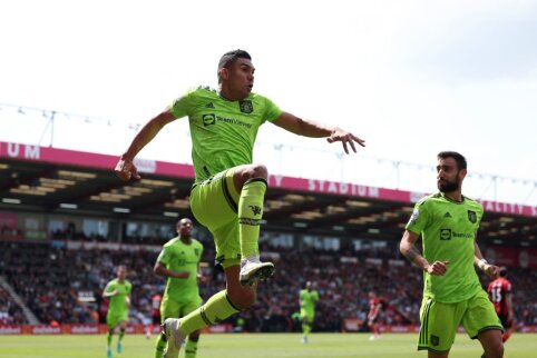 Casemiro: 'I like it in England and I hope to stay here for another season'