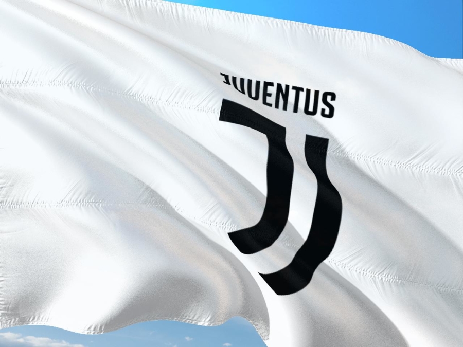 Scandalous "Juventus" Twitter post: the club rushed to apologize