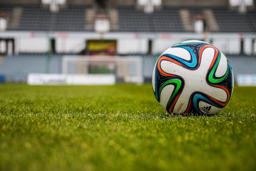 In Germany, the match between "Bayern" and "Bayer" ended in a draw.