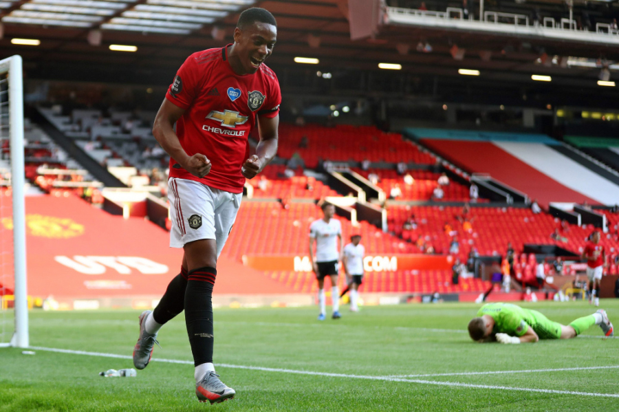 Easy "Man Utd" win marked by A. Martial’s first hat-trick in England