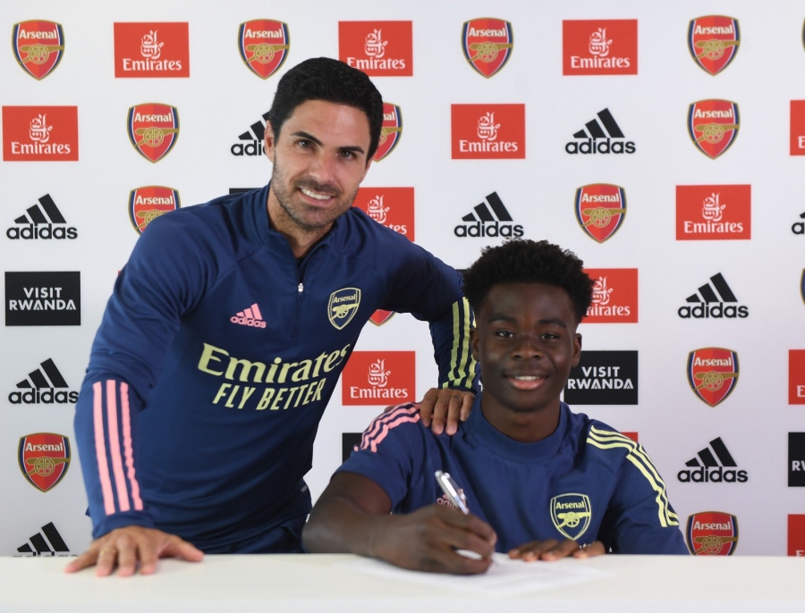 "Arsenal" signed a long-term contract with talented B. Saka