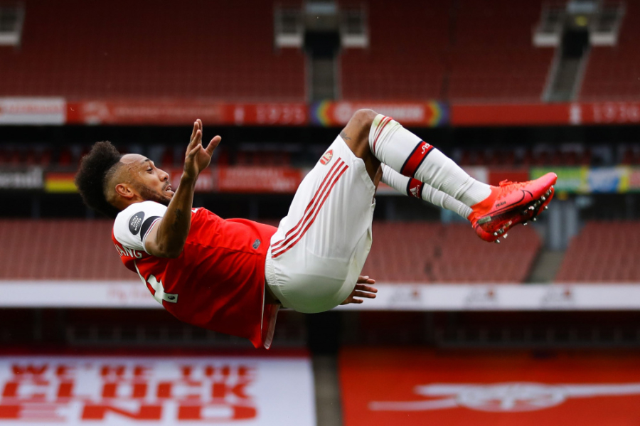 Official: P. Aubameyang signs a new contract with "Arsenal"