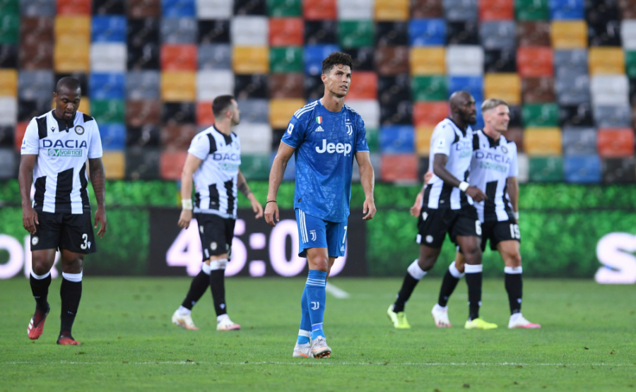 "Juventus" suffered a painful defeat