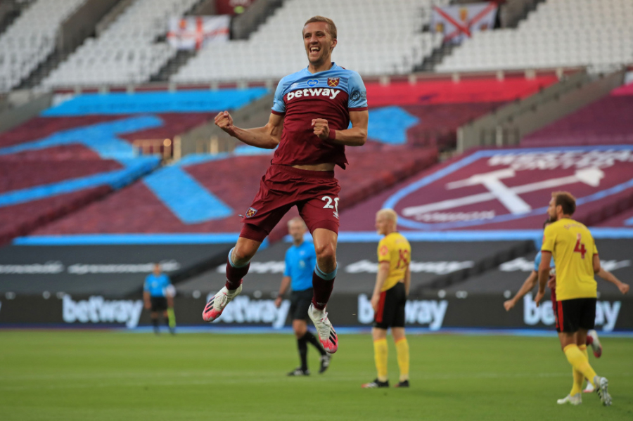 "West Ham" shook hands with T. Souček