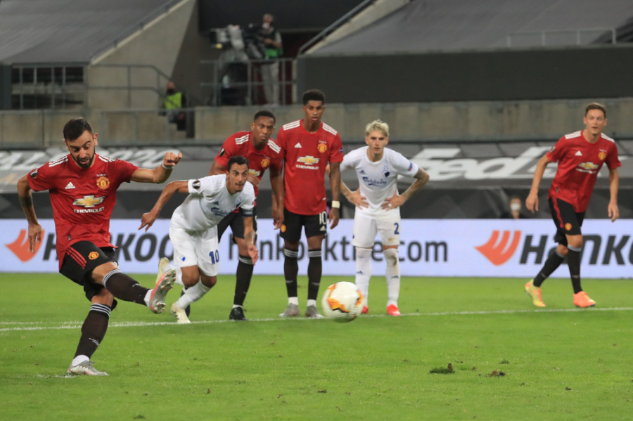 EN: "Man Utd" only advanced to the semifinals after extra time, "Inter" eliminated "Bayer" team