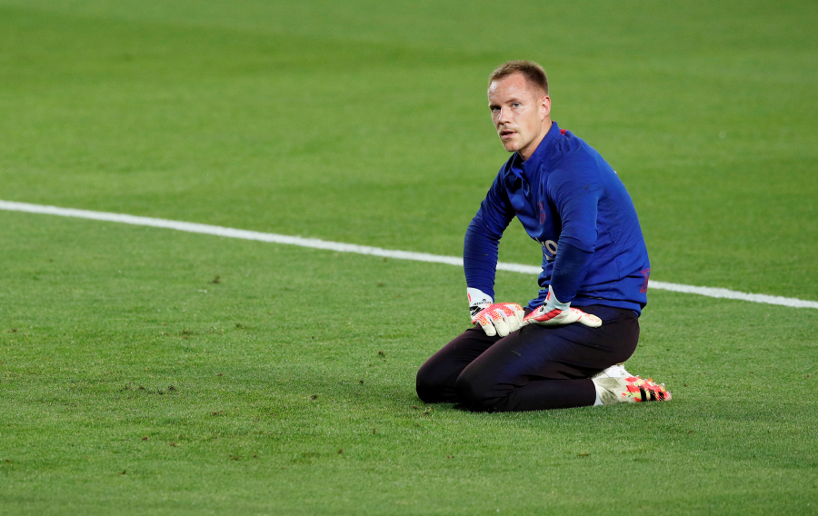 It's as if there are not enough problems: "Barcelona" will start the season without Ter Stegen