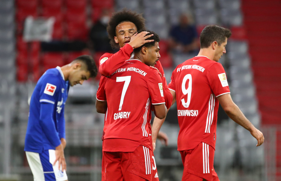 Monstrous season start: "Bayern" sent the ball into "Schalke" goal eight times