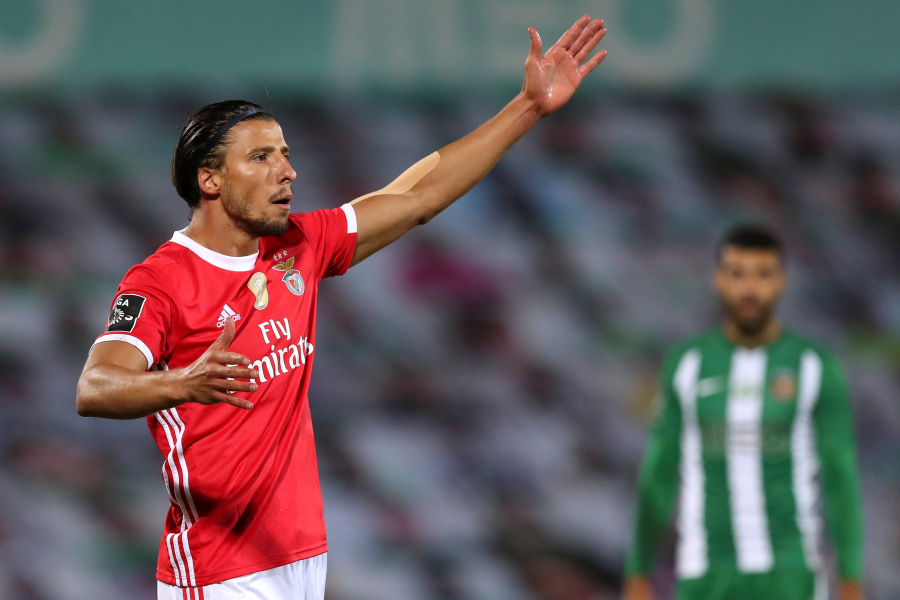 Portuguese media: "Man City" - one step away from acquiring "Benfica" defender