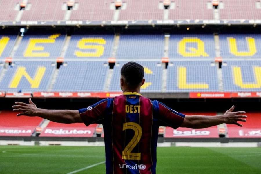 October 1 transfers and rumors: "Barcelona" and "Lyon" newcomers and "Man Utd" cleansing.