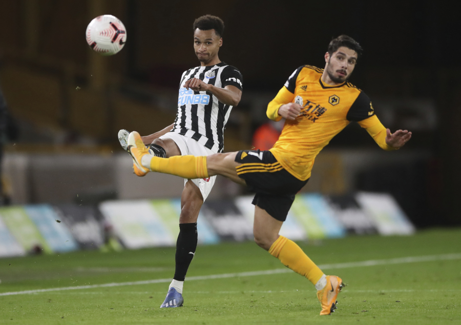 "Wolves" lost two points in the final moments of the match against "Newcastle"