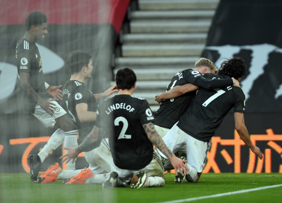 E. Cavani led "Man Utd" to a dramatic victory against "Southampton"