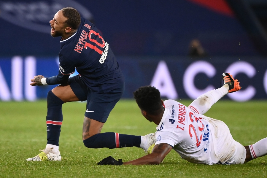 Neymar returned to training after a month break.