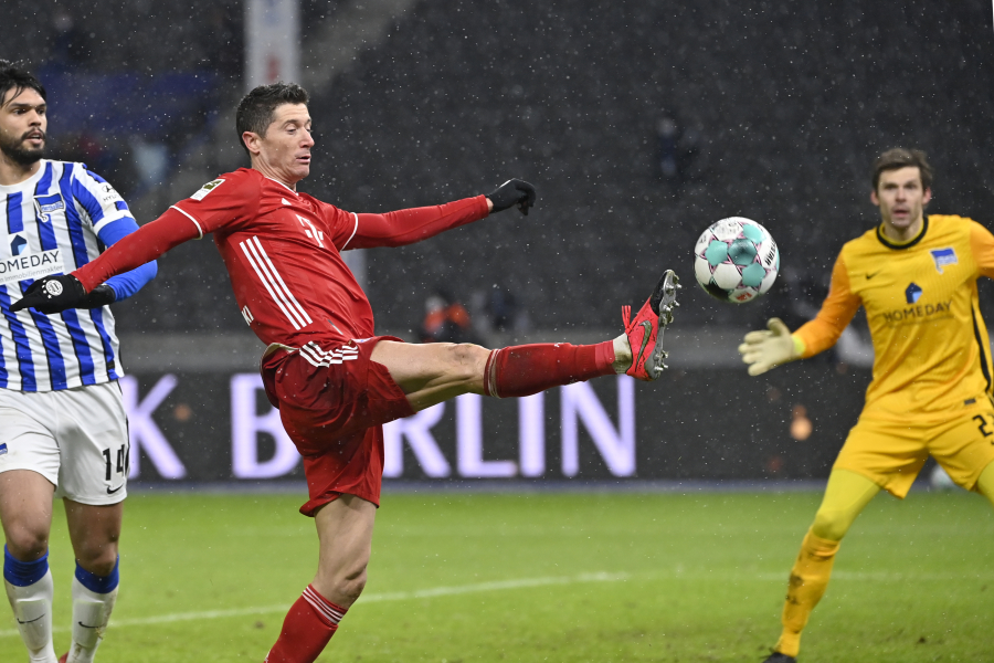 "Bayern" defeated "Hertha" away