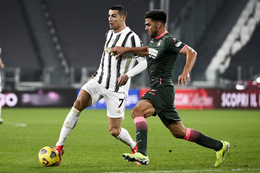 Ronaldo scored twice, while "Juventus" secured victory in Italy